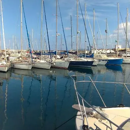 Desire Charming House Boat 巴勒莫