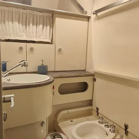 Desire Charming House Boat 巴勒莫