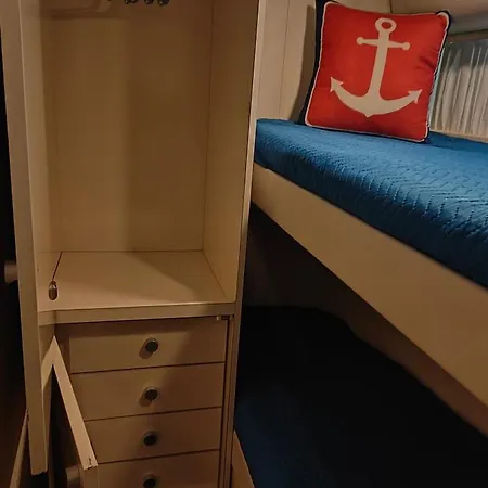 Botel Desire Charming House Boat Palermo