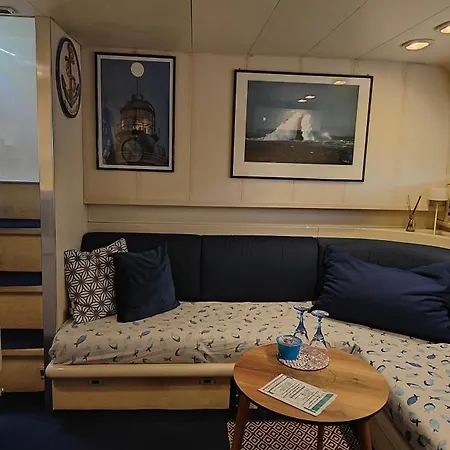 Desire Charming House Boat Botel Palermo