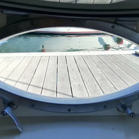 Desire Charming House Boat 船屋