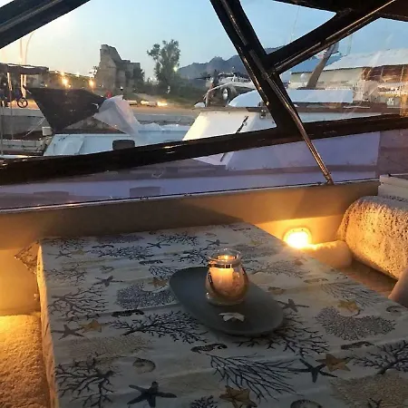 Desire Charming House Boat *