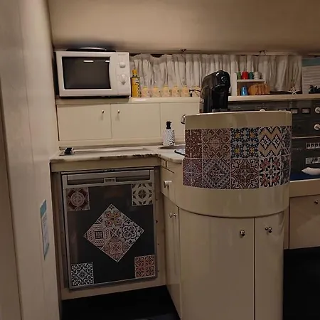 Desire Charming House Boat بوتيل باليرمو